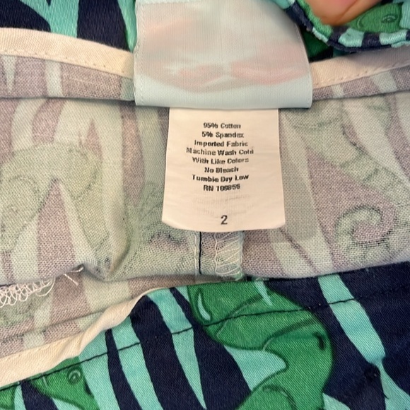 HALEY AND THE HOUND GREEN NAVY SEAHORSE SIZE 2 SHORTS - Picture 5 of 10